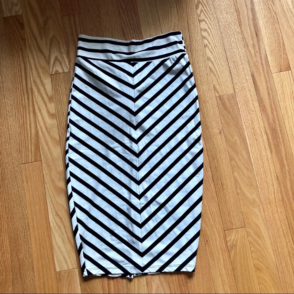 Bodycon midi skirt